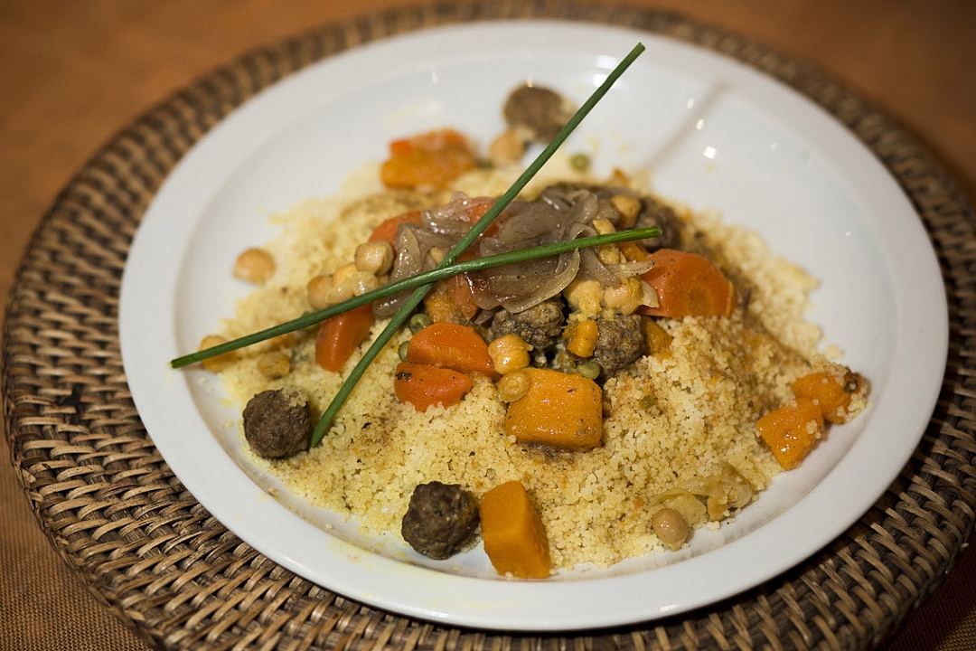 Couscous met groente en gehaktballetjes van Fatima, Wereldrestaurant, Buikslotermeerplein, 30-08-2014