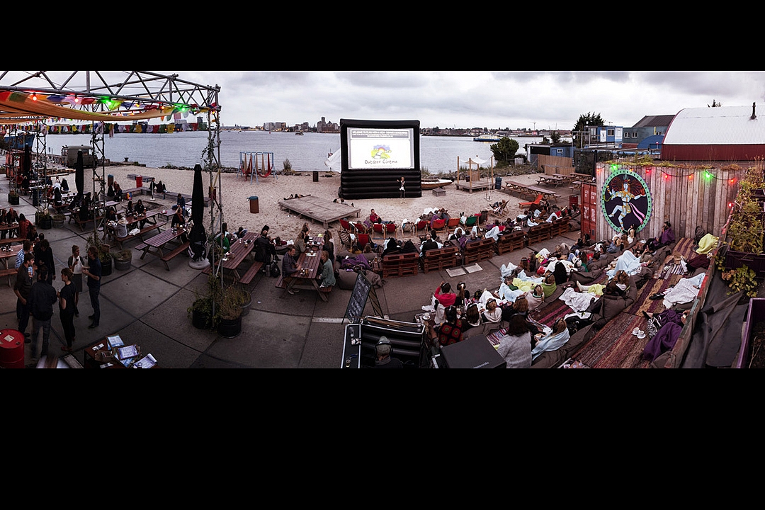Outdoor Cinema "Films with a View` in samenwerking met Pllek, 14-7-2015